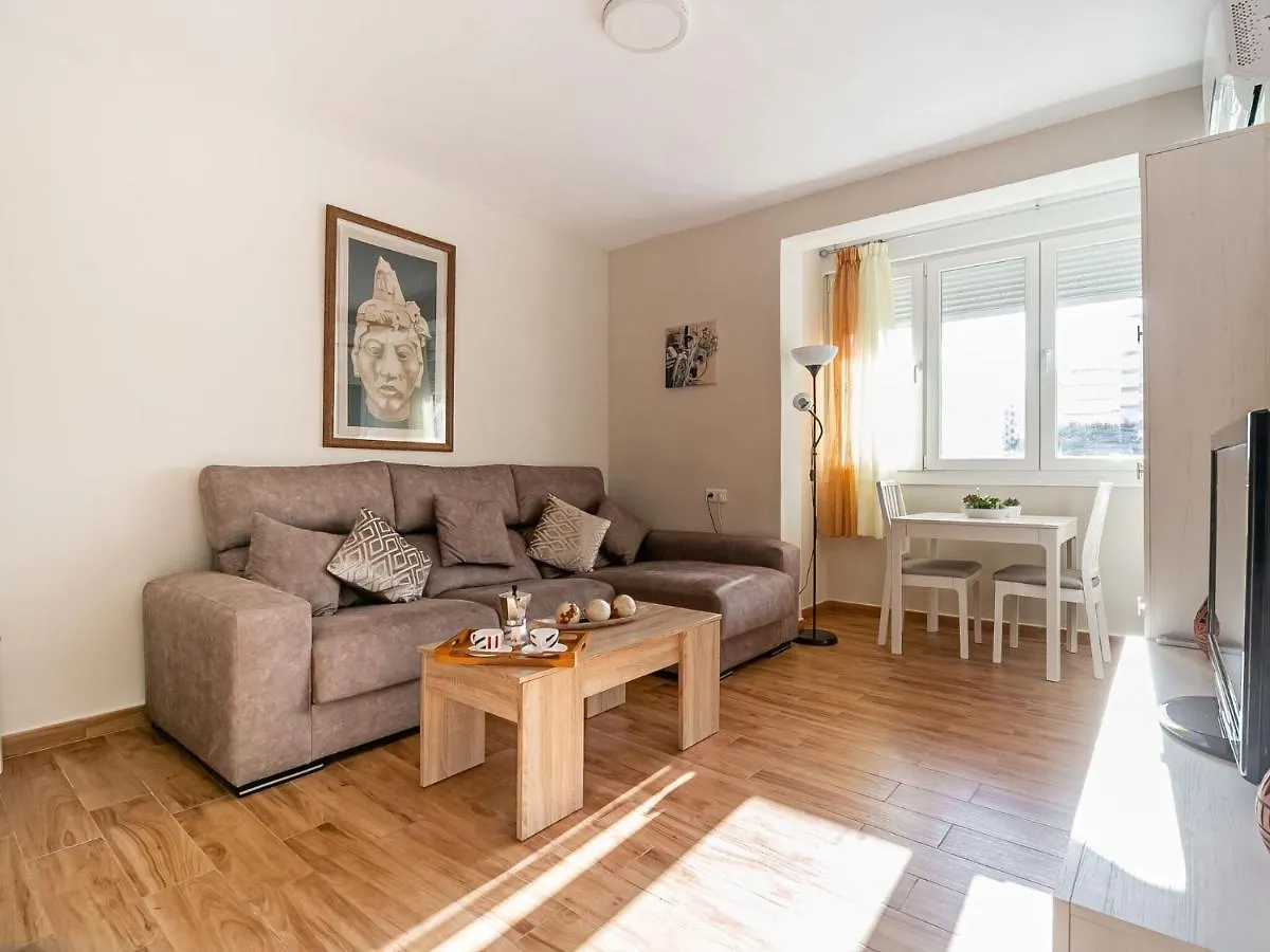 Comfortable Holiday Home In Malaga Near Seabeach Apartmán