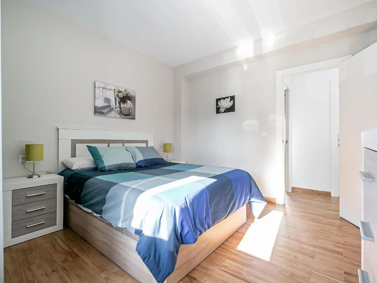 Comfortable Holiday Home In Malaga Near Seabeach Apartmán